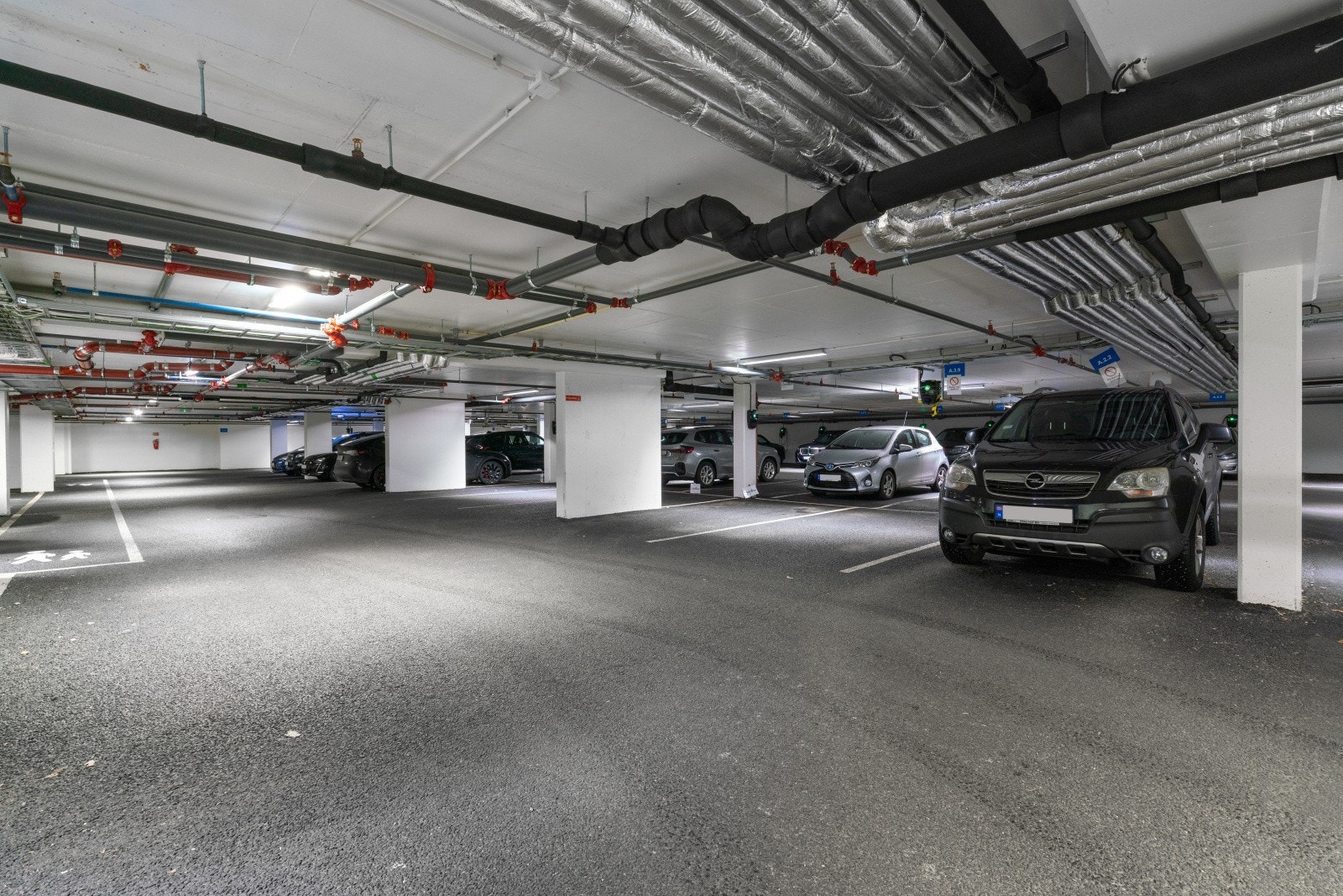 Mulighet for leie av parkering i privat garasjeanlegg. Galleribilde