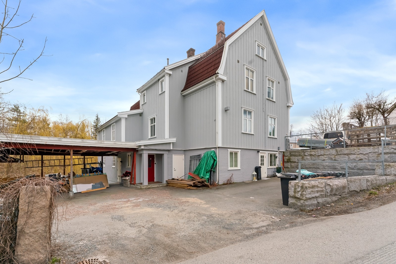 1. etasje er regulert til næring, mens de øvre etasjene er regulert til bolig. Galleribilde