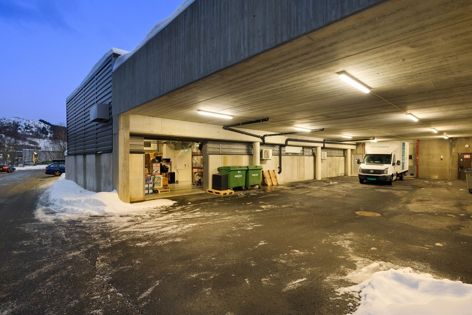 Overbygget varelevering. Galleribilde