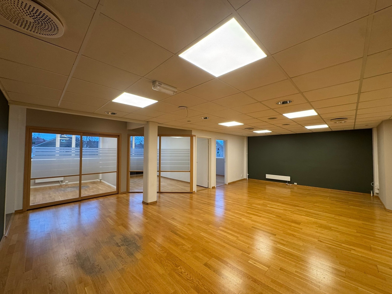 137 kvm kontor med eget tekjøkken Galleribilde