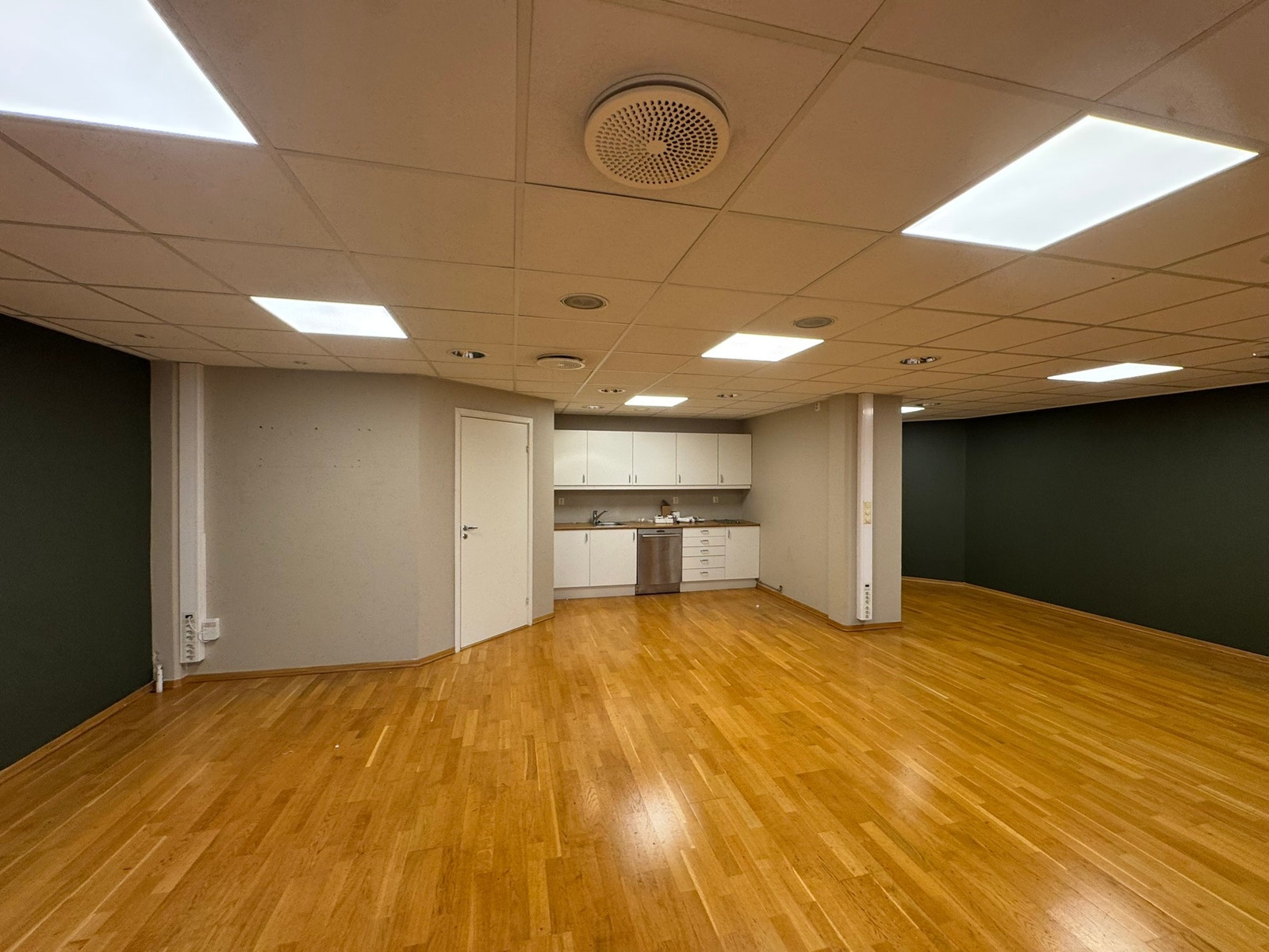 137 kvm kontor med eget tekjøkken Galleribilde