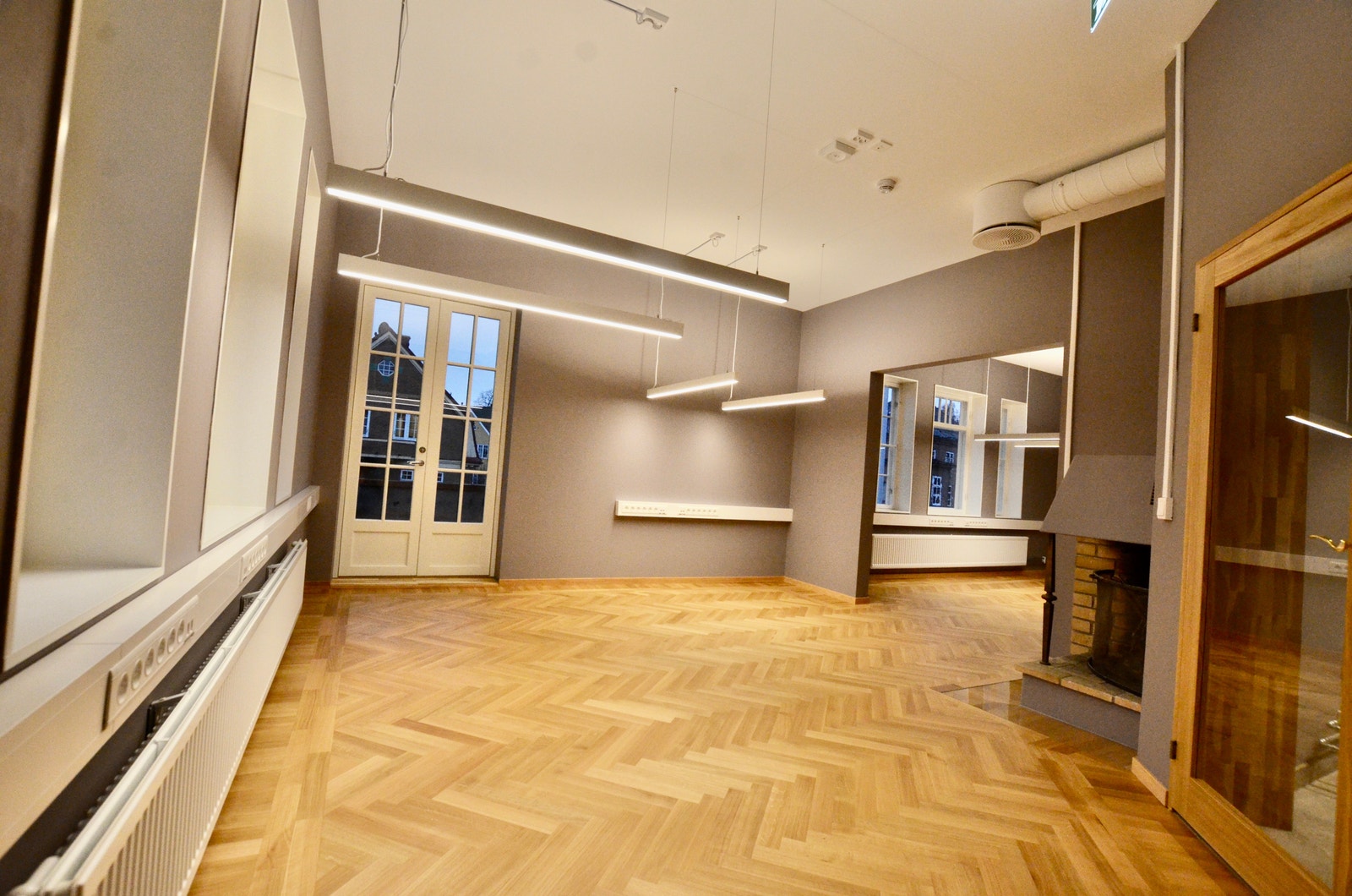 kontorfellesskap 1. etg, med utgang balkong og hage Galleribilde