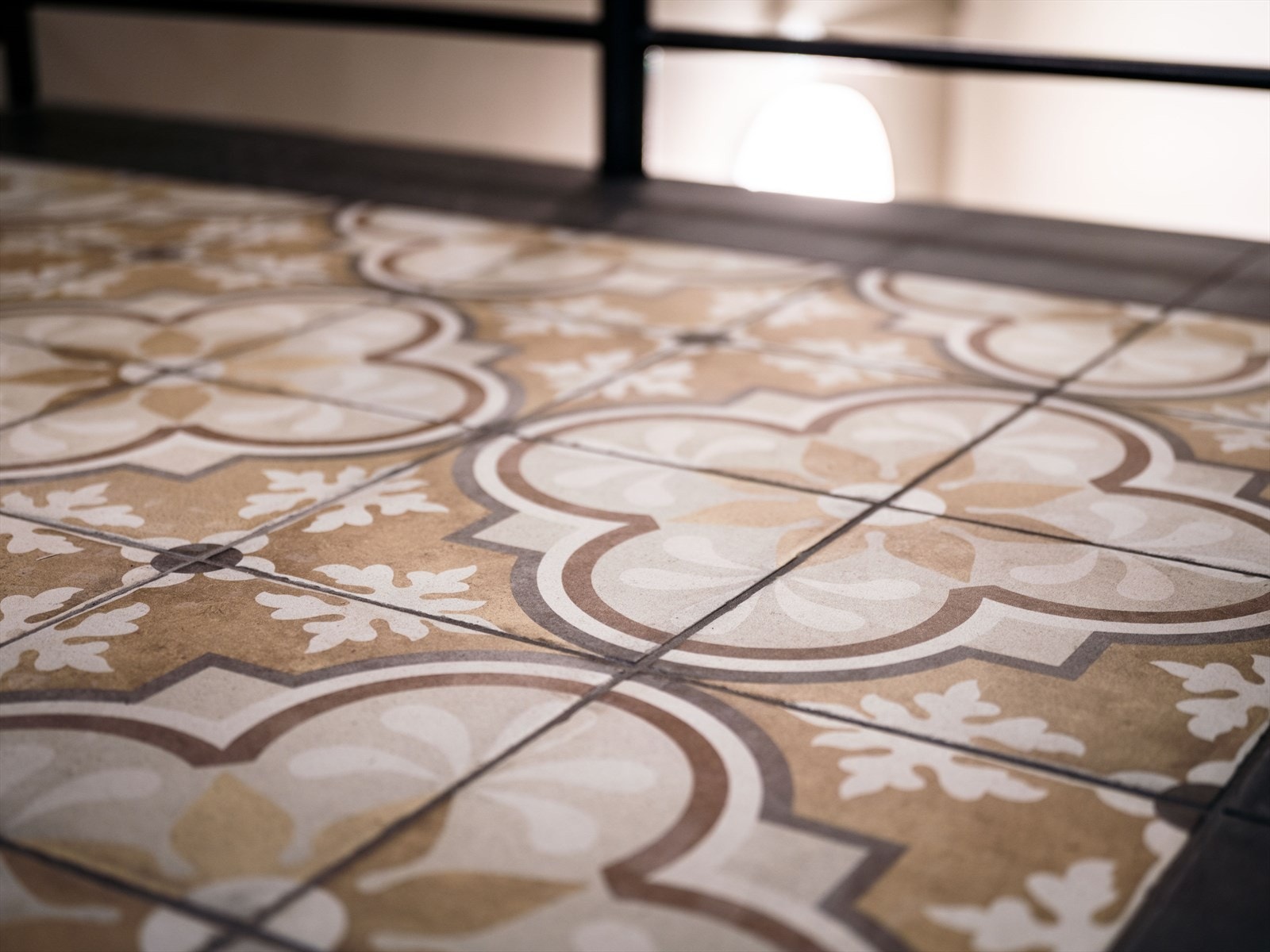 Keramiske fliser i hele inngangspartiet Galleribilde