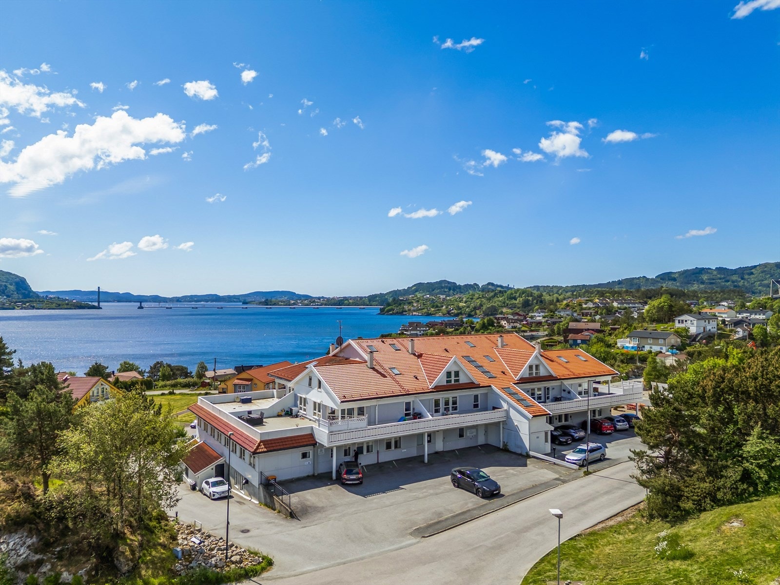 Velkommen til Kvassnesvegen 61, presentert av Fana Sparebank Næringsmegling Galleribilde