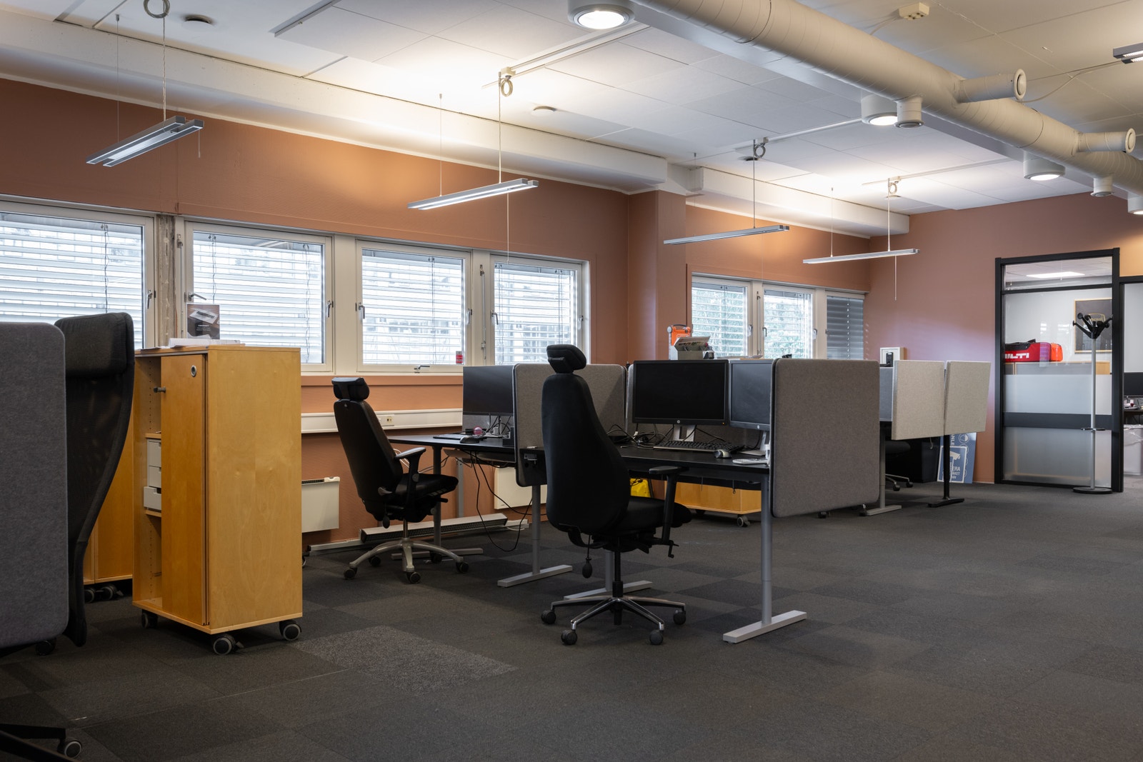 Kontor som må leies sammen med lageret Galleribilde