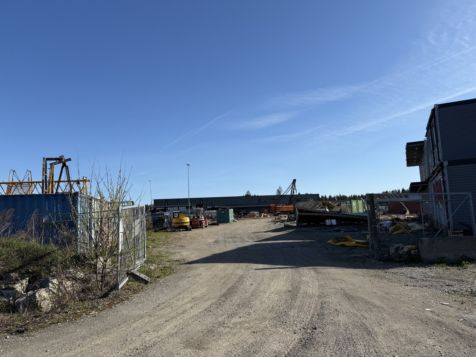 Innkjøring til eiendommen. Galleribilde