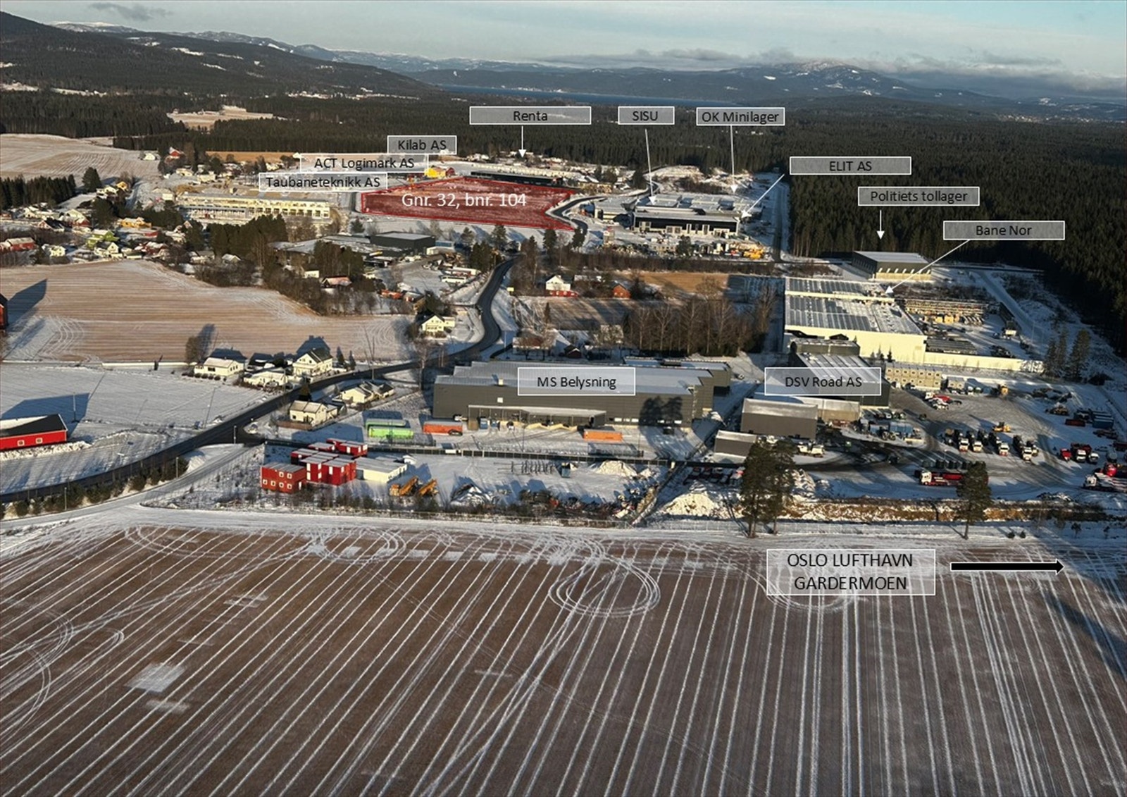 GARDERMOEN VEST NÆRINGSPARK - Eiet tomt på ca. 30 538 kvm - Tilnærmet falt tomt, som fremstår planert, pukket og klargjort med rør for drenering. Galleribilde