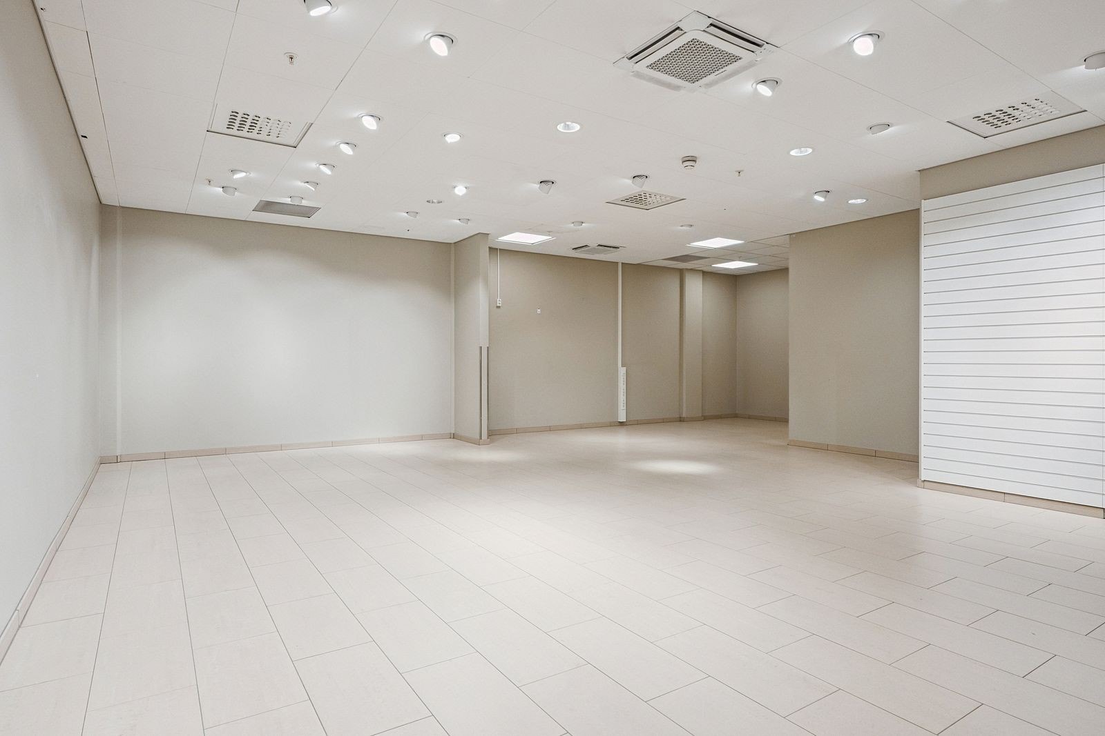 Arealene huset tidligere Apotek 1 og utgjør ca. 175 kvm. Galleribilde