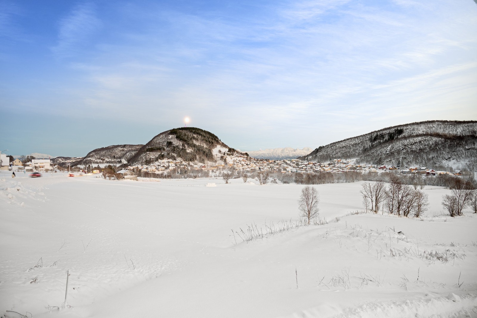 Eiendommen har god tilgjengelighet med sentral plassering på Kilhus kun 3 km utenfor Harstad sentrum Galleribilde