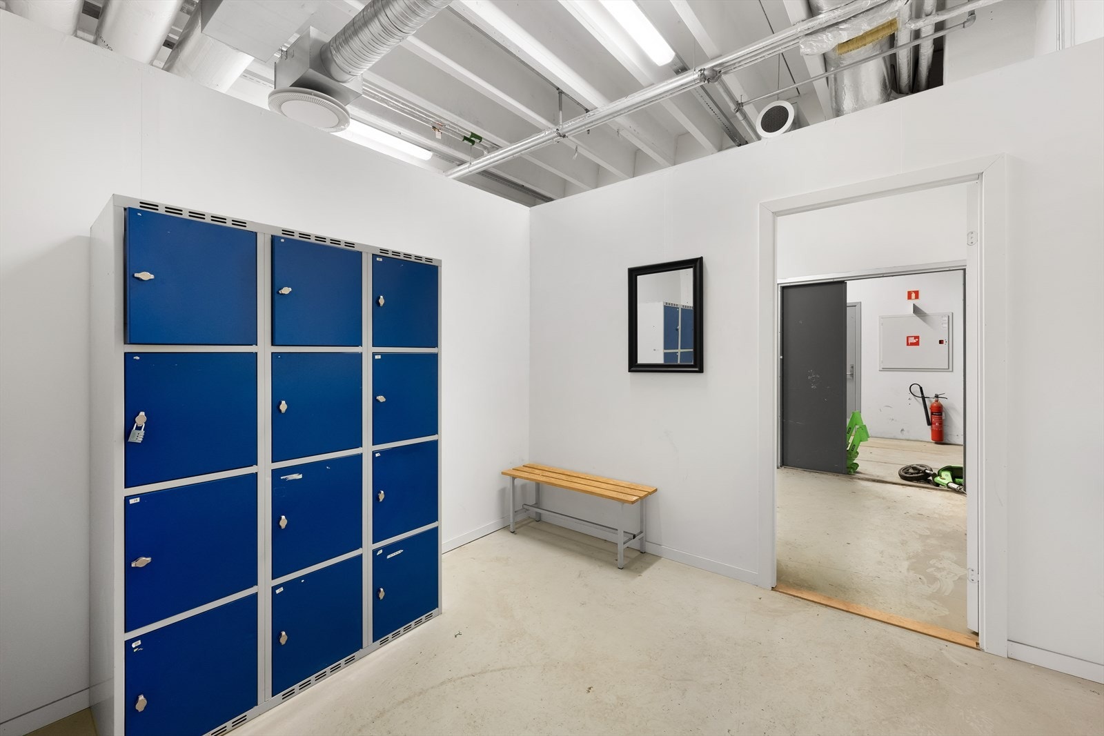 Garderober. Tilgang til toaletter og dusj Galleribilde