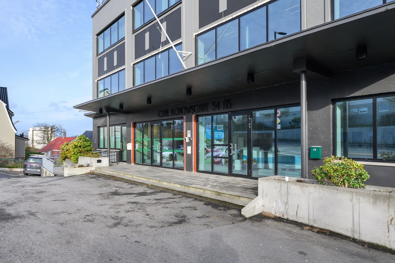 Inngangsparti til bygget Galleribilde