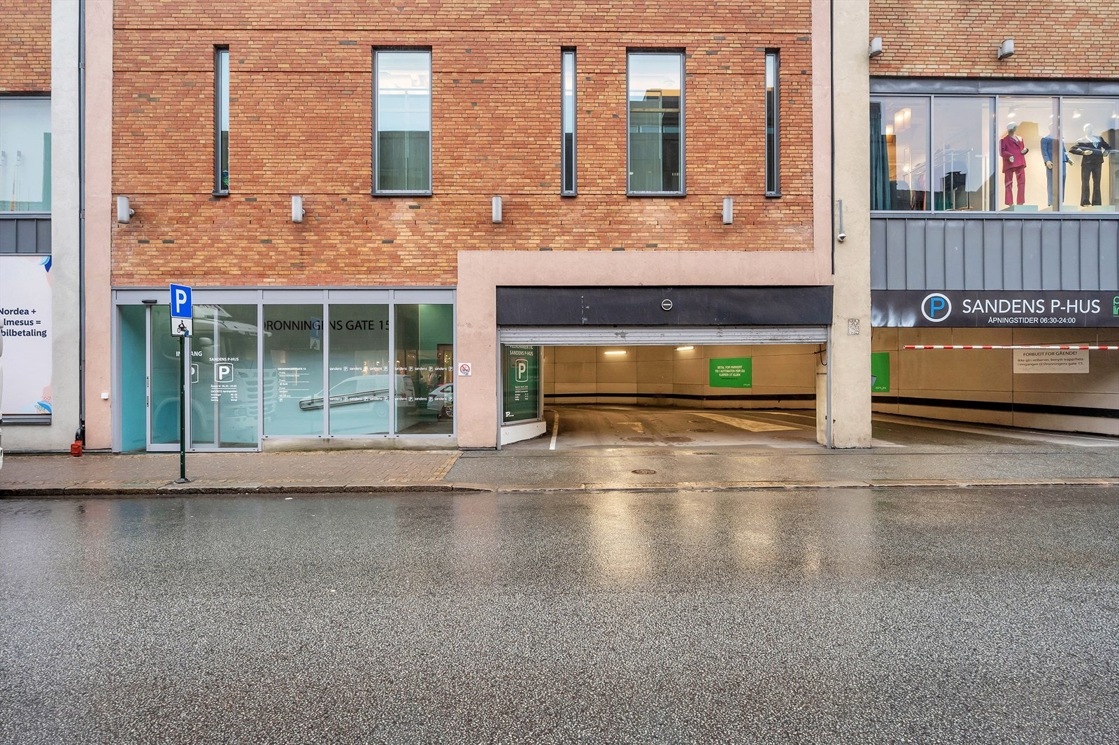 Inngang parkeringskjeller Galleribilde