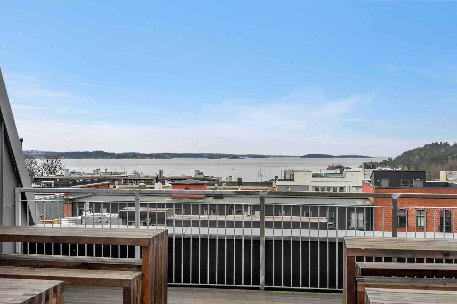 Sjøutsikt fra takterrasse Galleribilde