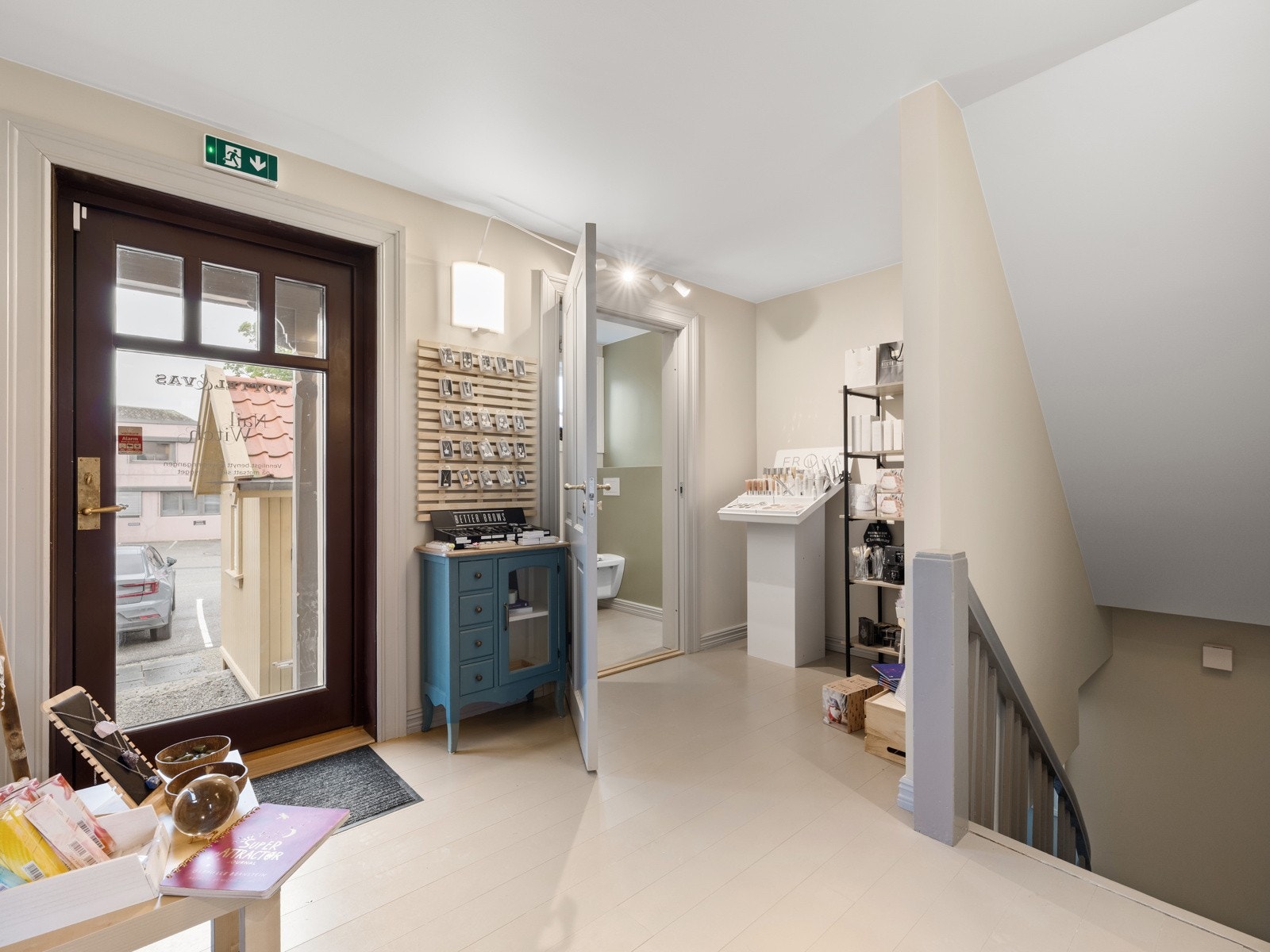 En av entreene i næringsdelen i første etasje. Galleribilde