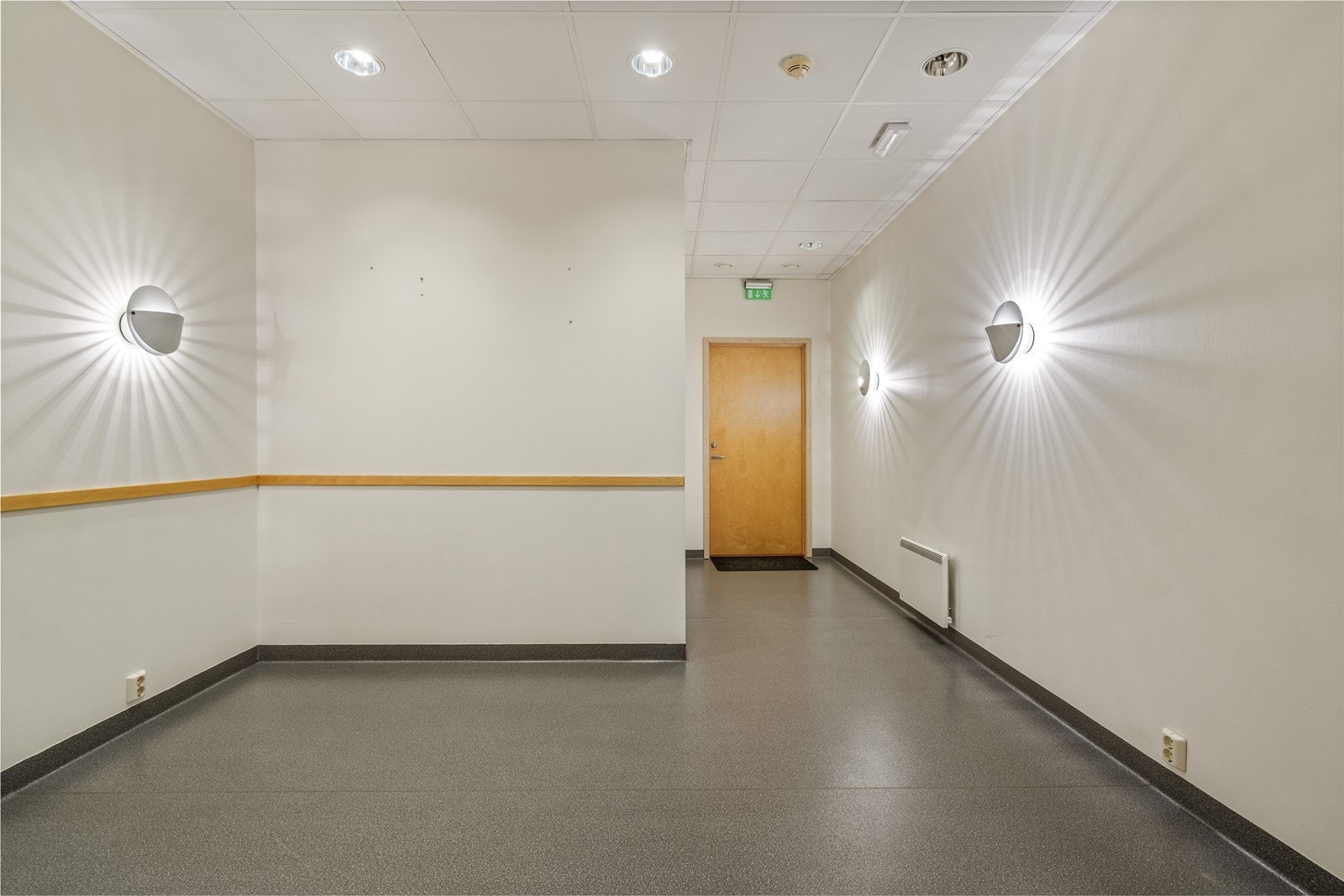 Seksjonen som selges - entré/gang. Galleribilde