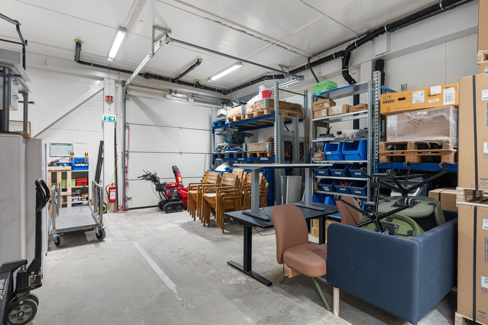 Lager med kjøreport i 1.etg Galleribilde