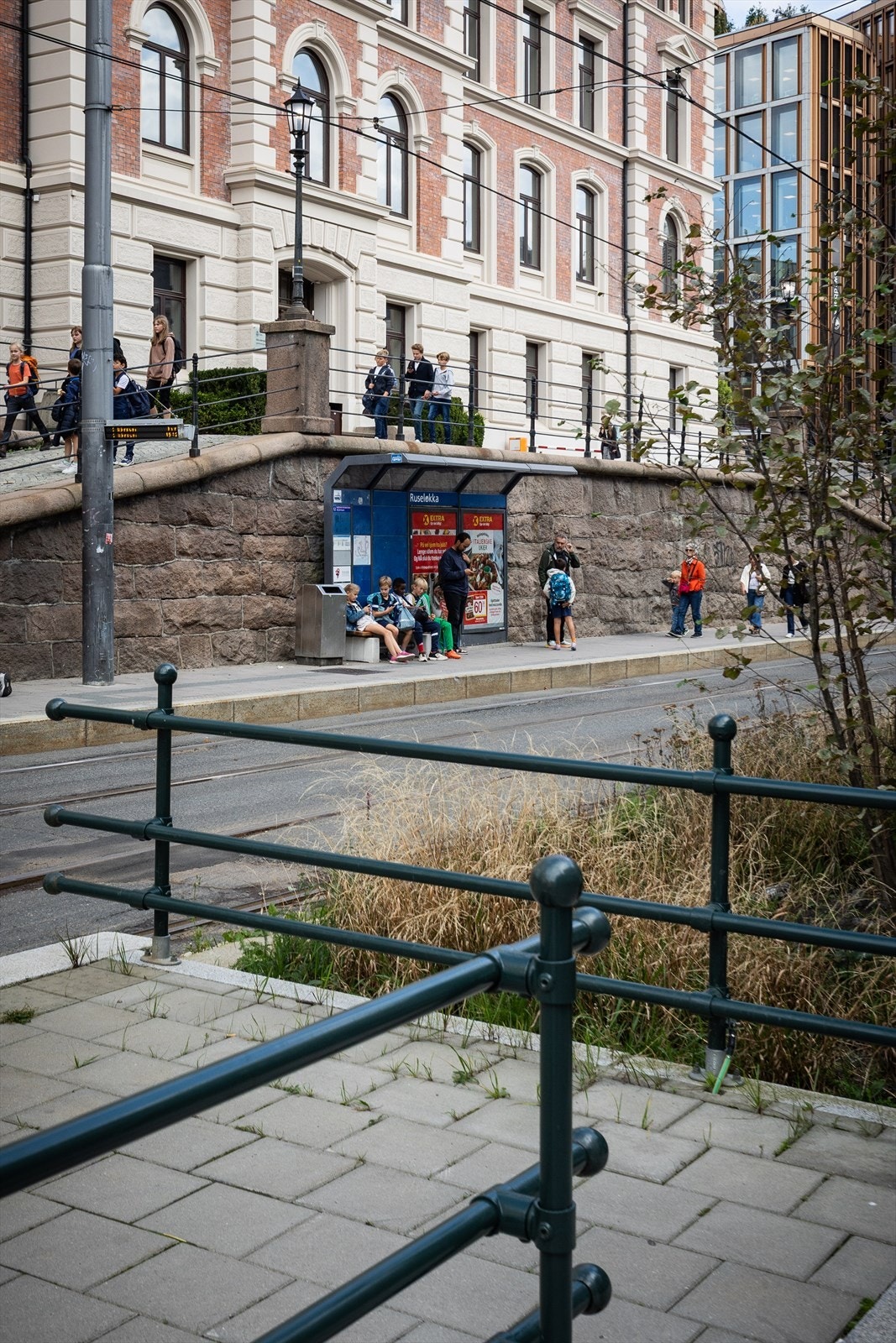 Ruseløkka holdeplass ligger vis-a-vis eiendommen Galleribilde