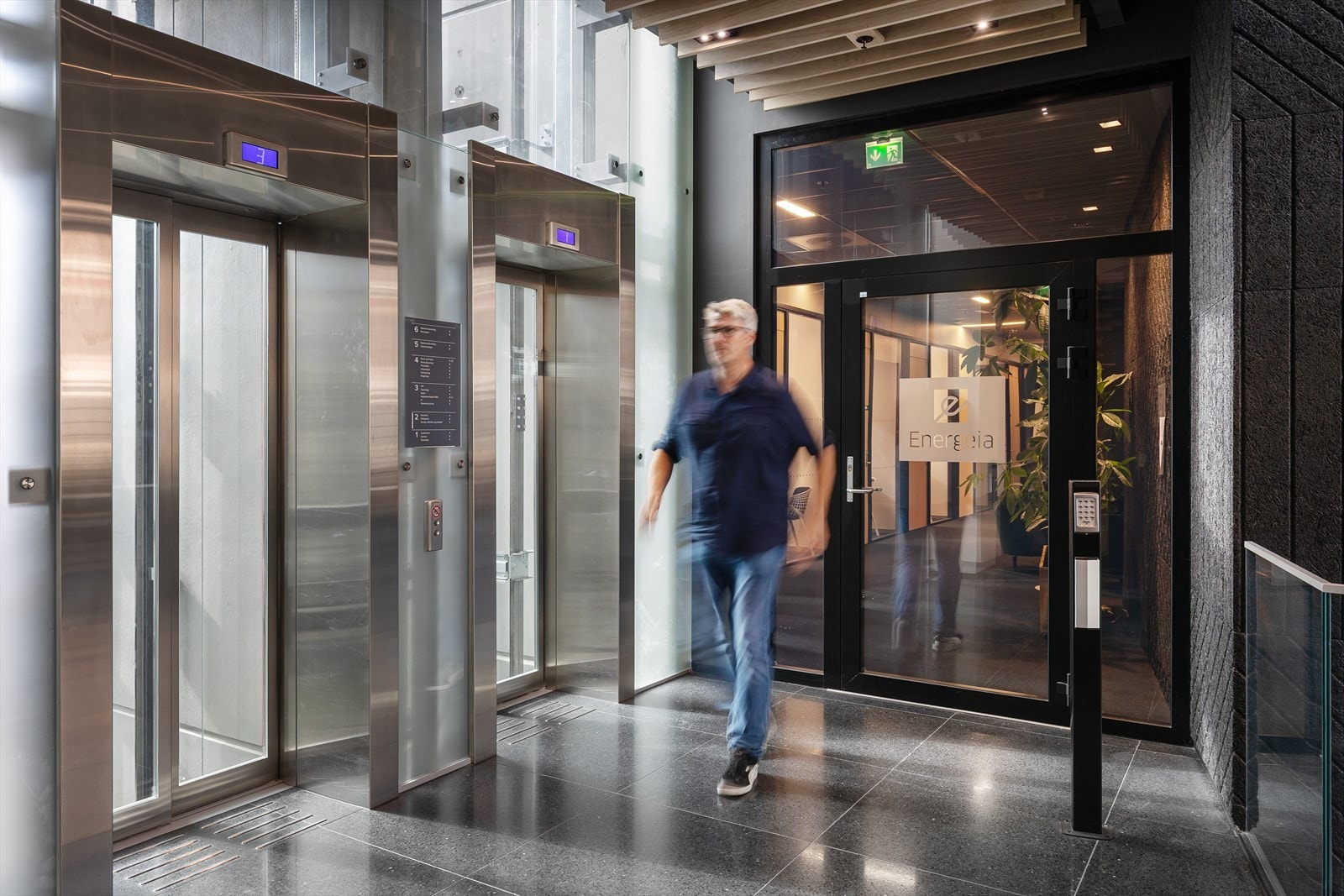 Kontorlokalene i 2. etasje har representativt inngangspart Galleribilde