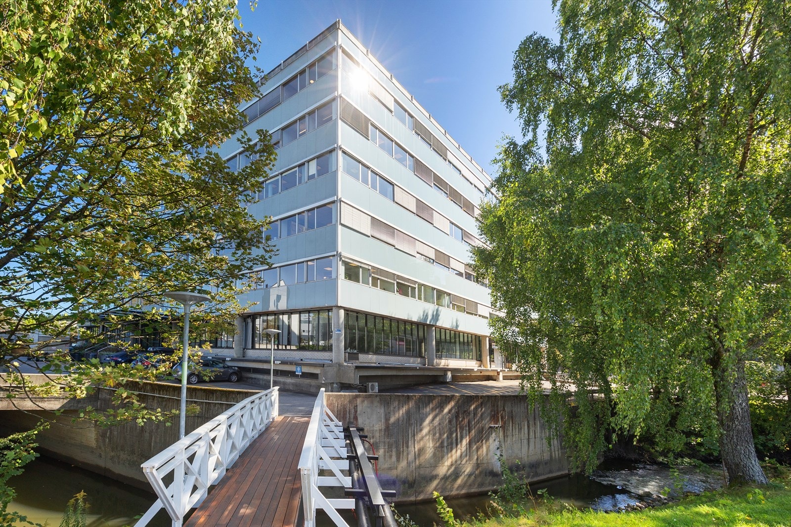 Nils Hansens vei 8 ligger sentralt på Bryn, tett på E6 og Ring 3 Galleribilde