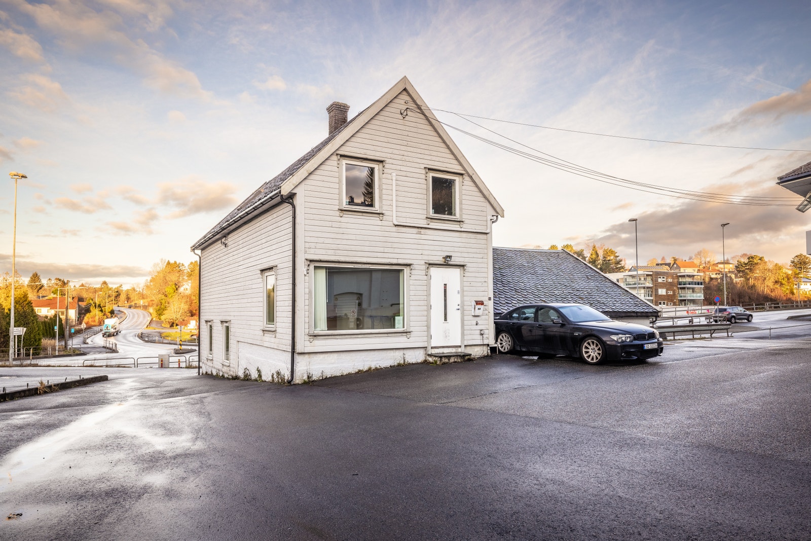 Huset har to innganger og kan derfor naturlig deles opp Galleribilde