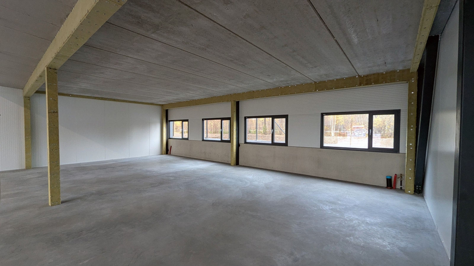 Seksjon 3 | Under mesanin Galleribilde