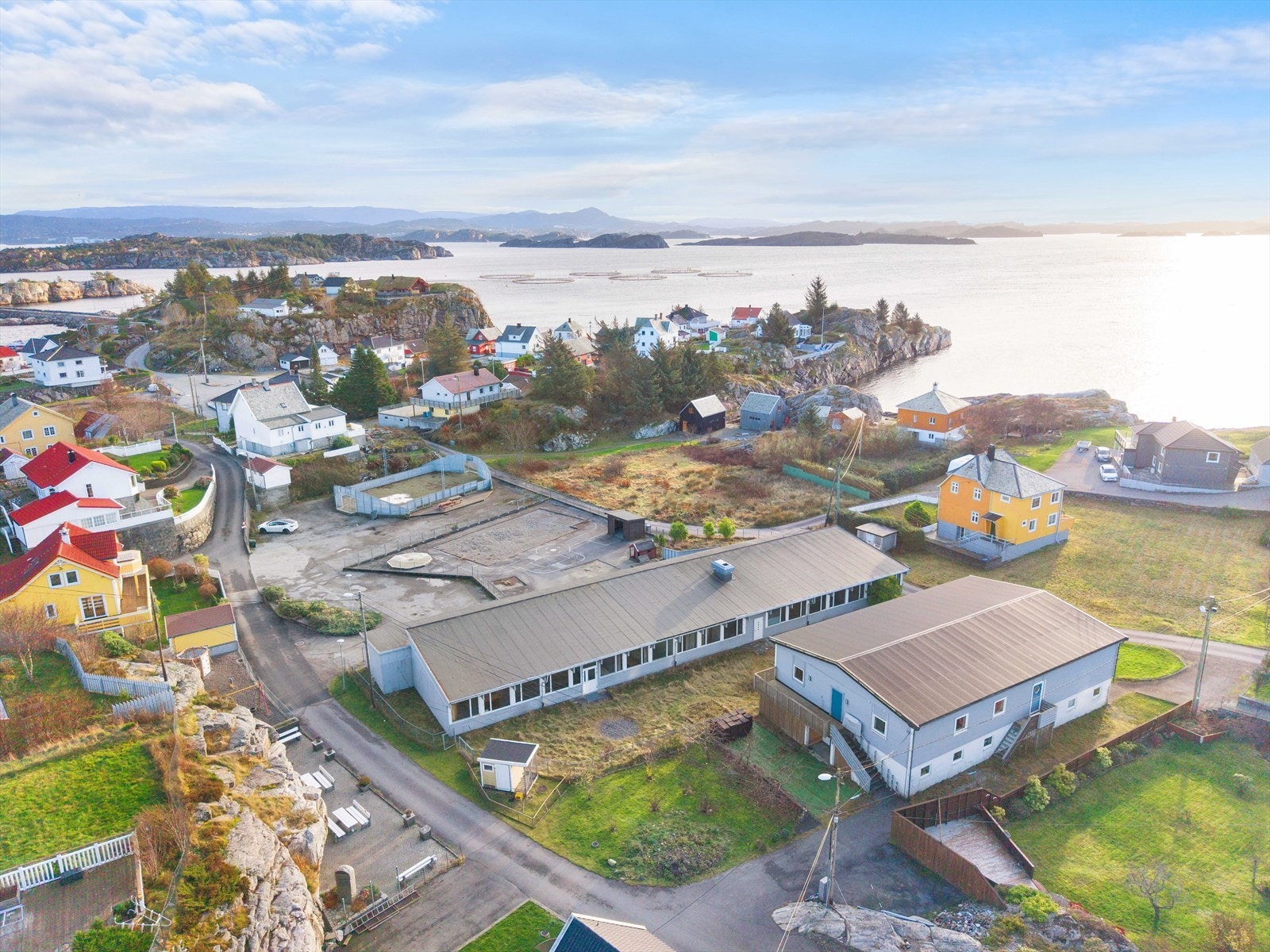 Velkommen til Ramsøyvegen 214, presentert av EiendomsMegler 1 Næringseiendom v/Tomas Kartvedt