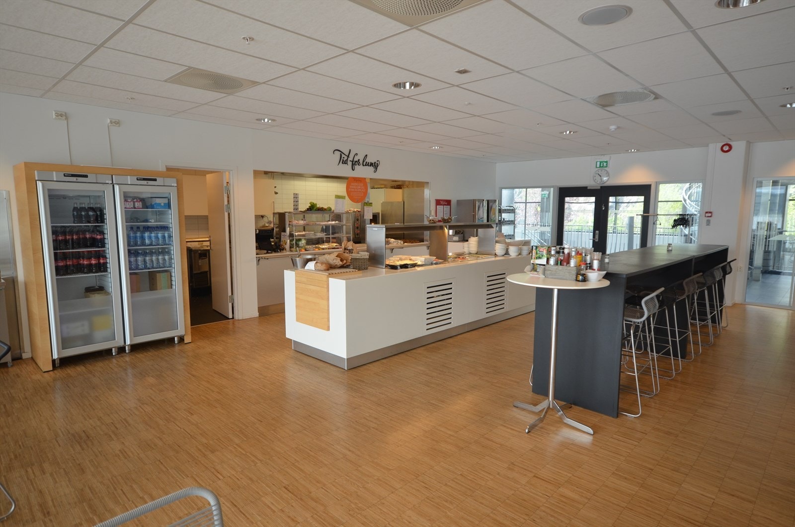 Byggets kantine serverer varmlunsj hver dag Galleribilde