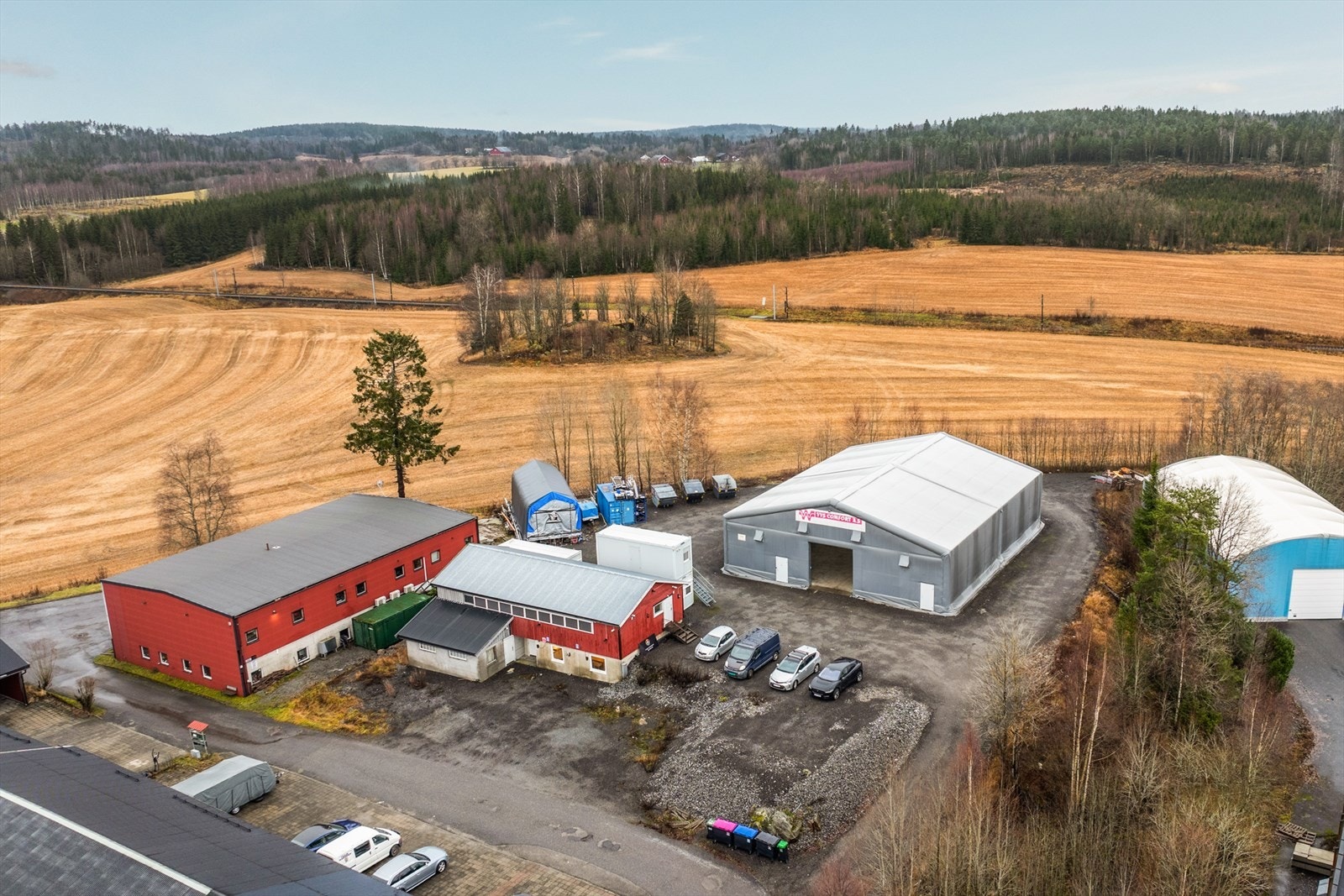 Kontorbygg og lager på egen tomt Galleribilde