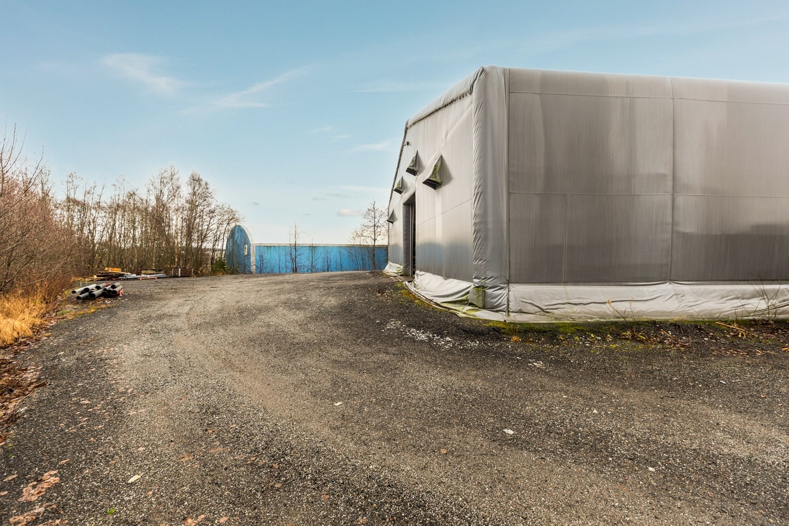 Lagertelt 20 x 24 x 5m fra 2018 med kjøreport 4x4m i begge ender Galleribilde