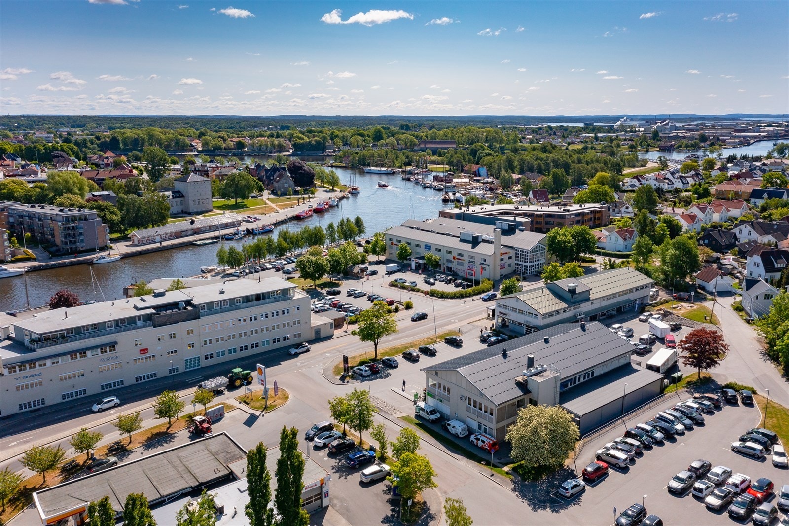 Kråkerøyveien 11 i handelsområde på Glommen Brygge Galleribilde