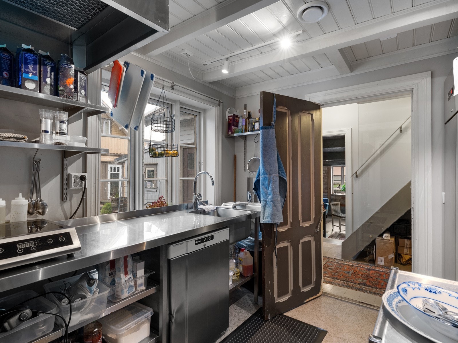 Kjøkkenet i næringsdelen i Aarresmiå Galleribilde