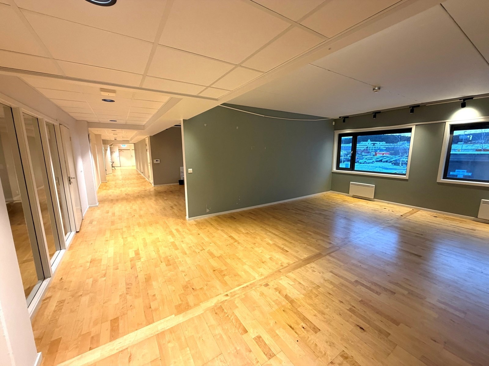 Åpent areal delt inn i soner. Galleribilde