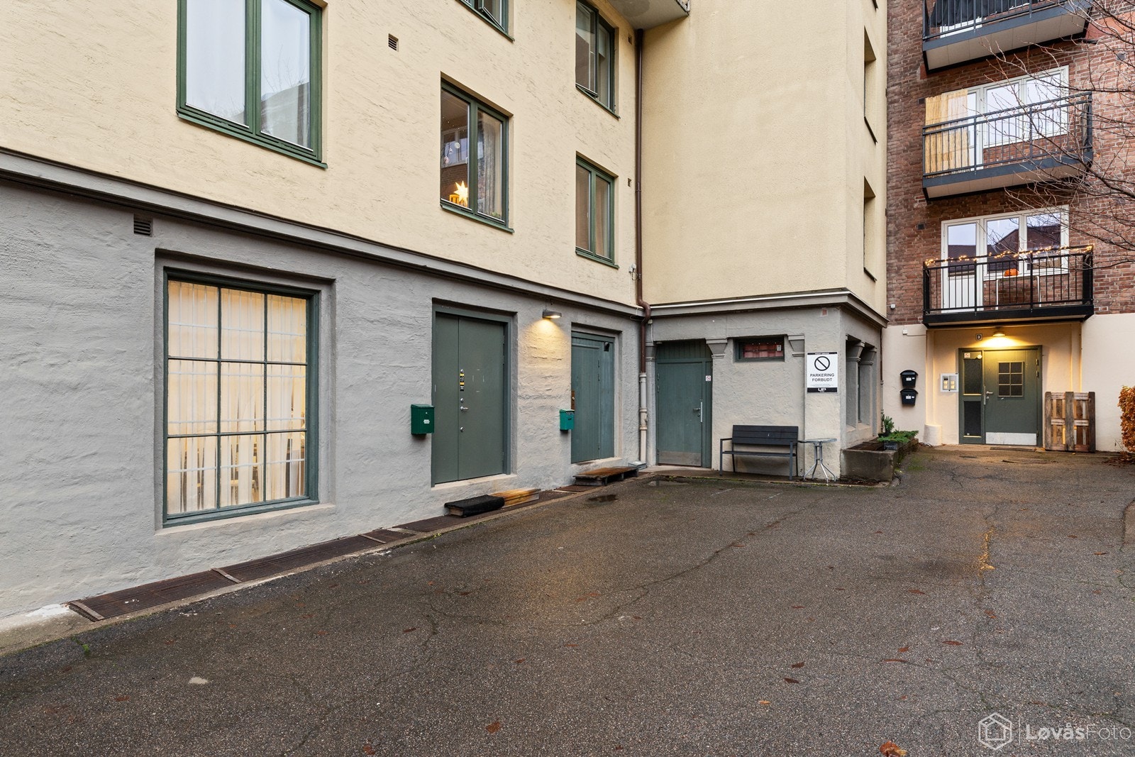 Det er også enkel adkomst fra bakgården Galleribilde