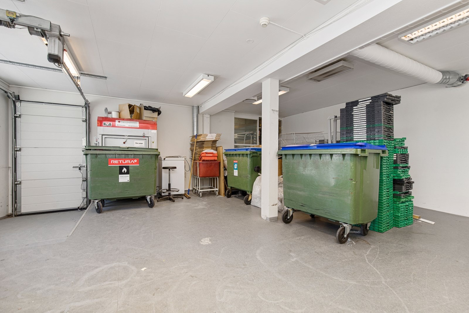 Tilkomst via rampe gjennom port Galleribilde