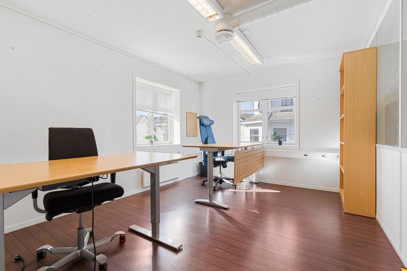 Det er flere kontorer i denne etasje Galleribilde