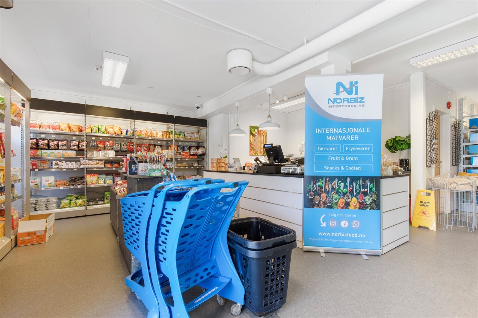 Eiendommen har i første etasje innreda butikk Galleribilde