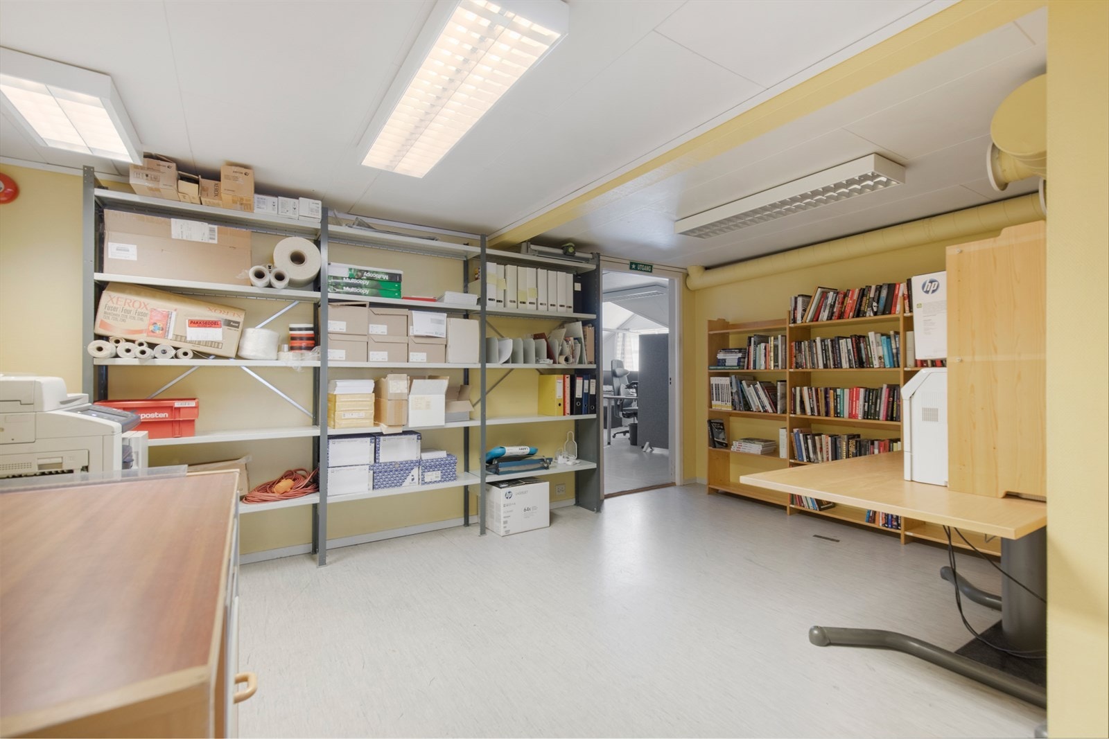 Det er godt med oppbevaringsplass i alle etasjer Galleribilde