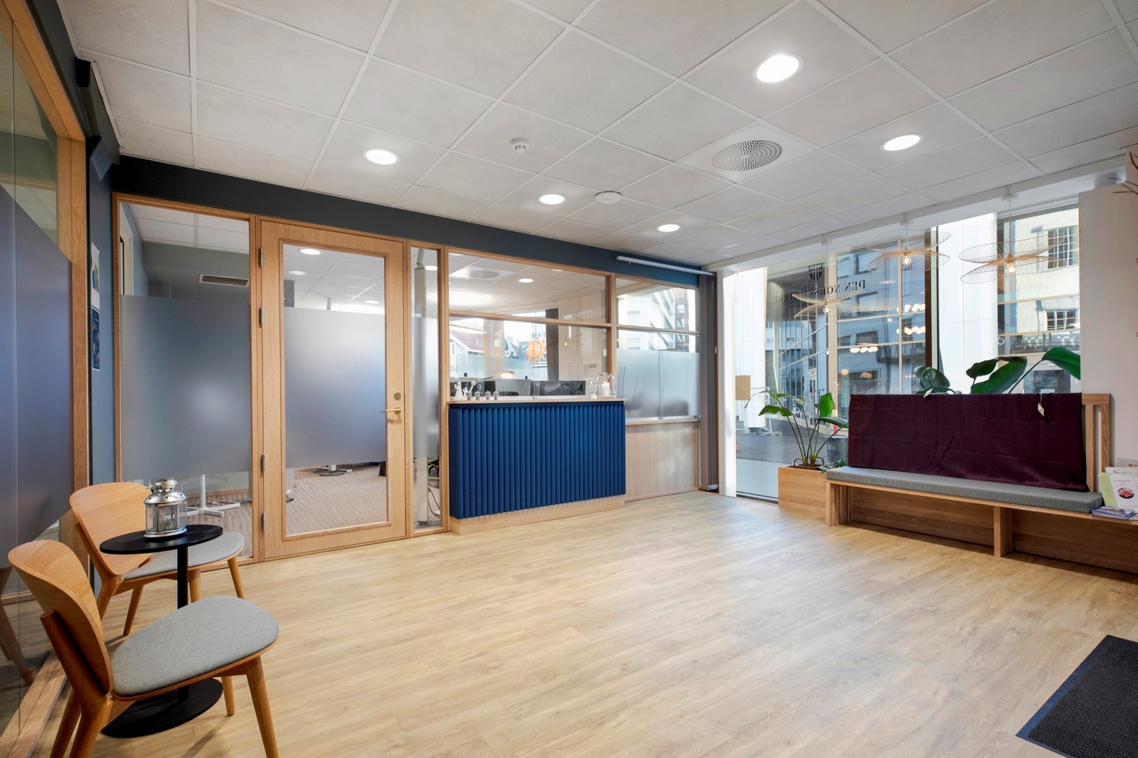 Lokalene brukes i dag som kontor og må bygges om hvis man skal drive utadrettet virksomhet Galleribilde