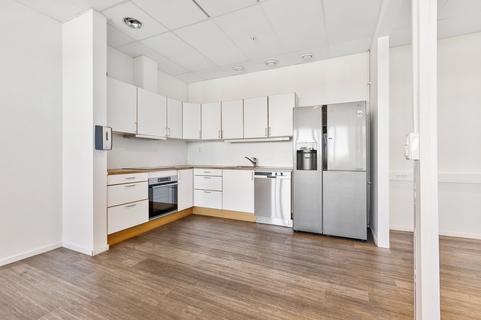 Kontorareal 1303 kan leies sammen med lager 1104 Galleribilde