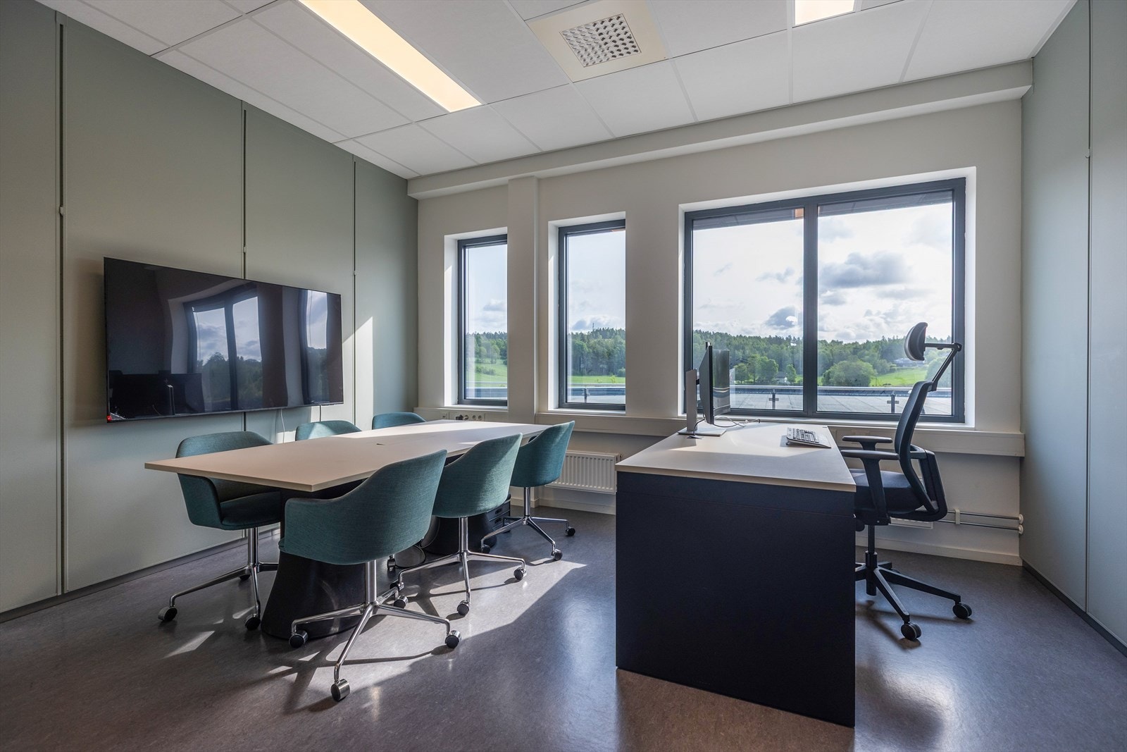 Tiltalende kontor Galleribilde