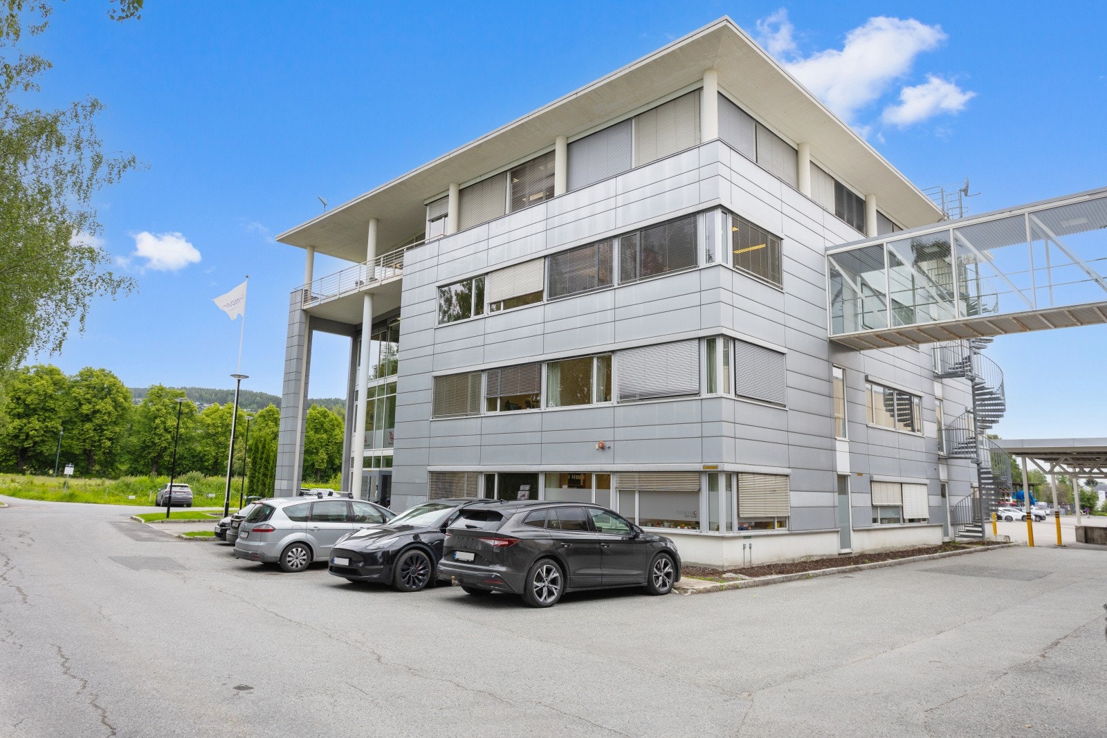 297675_8B8A5005.jpg Galleribilde