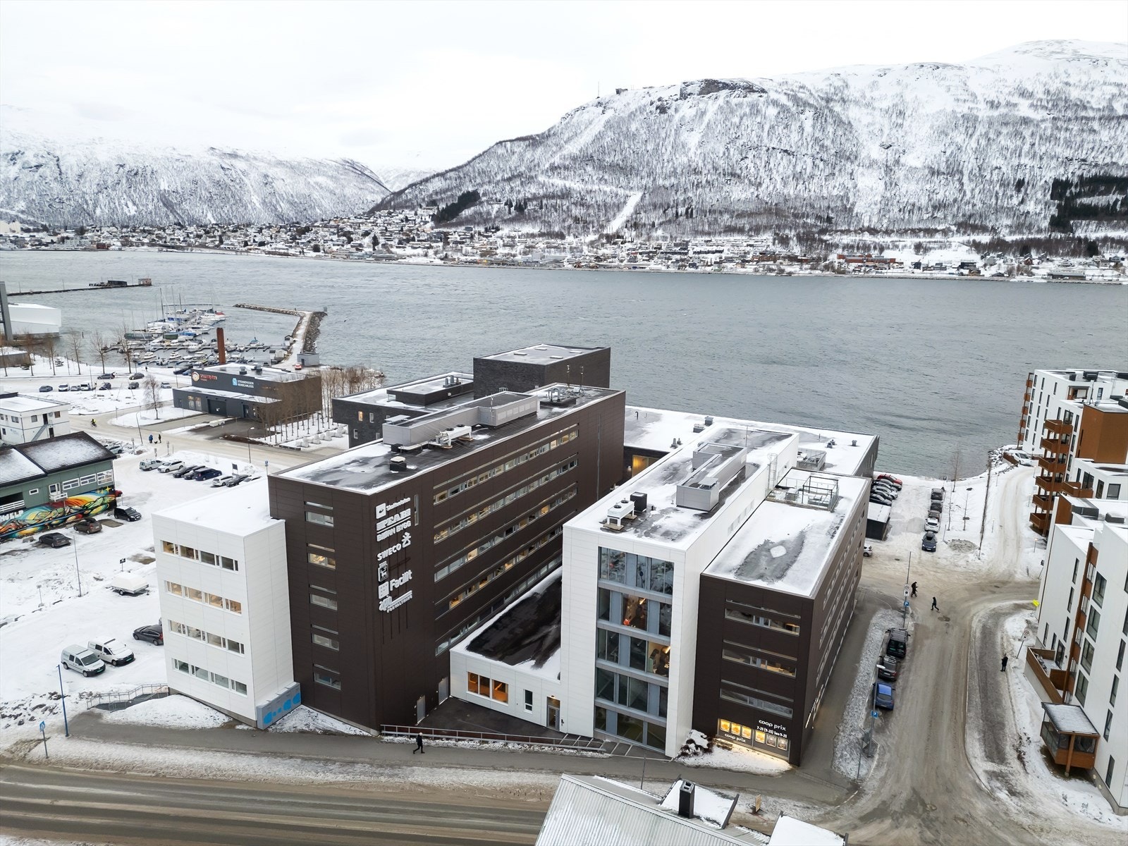 Bra utsikt og fine omgivelser rett ved Hålogaland teater Galleribilde