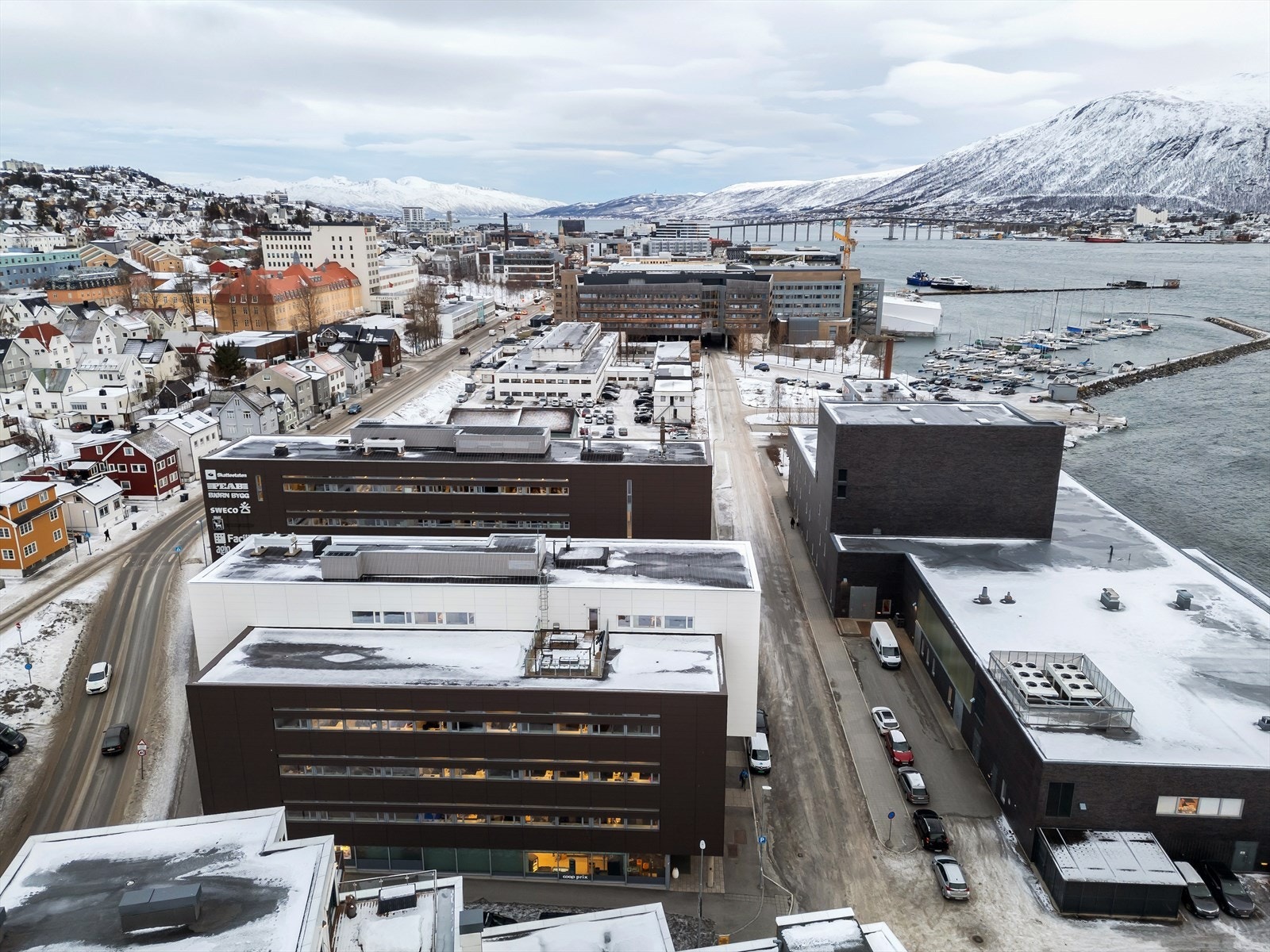 Fasade og utsikt mot sentrum Galleribilde