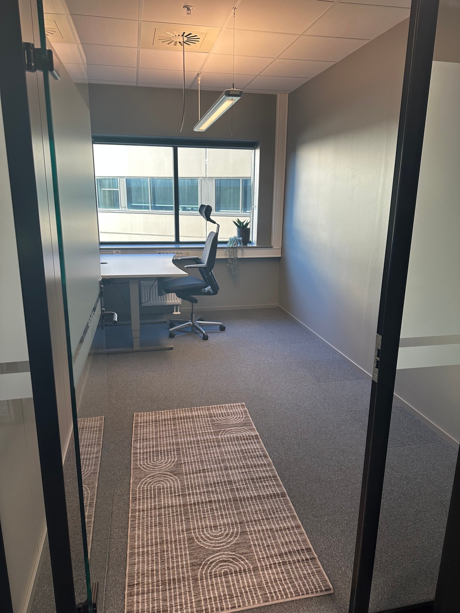 Eksempel på cellekontor i 2.etasje Galleribilde