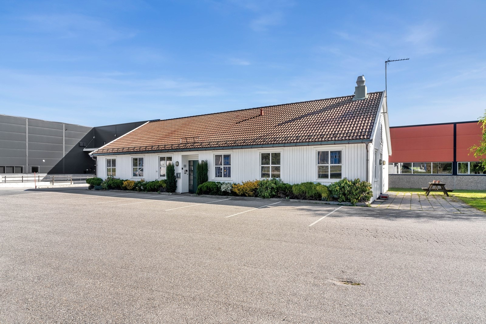 Kontorbygget inneholder 4 kontorer Galleribilde