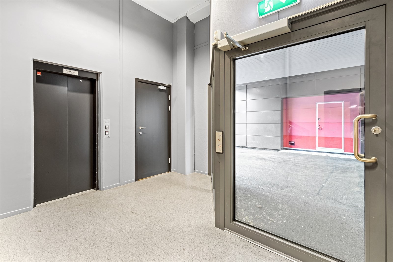 306377_3W1A0301.jpg Galleribilde