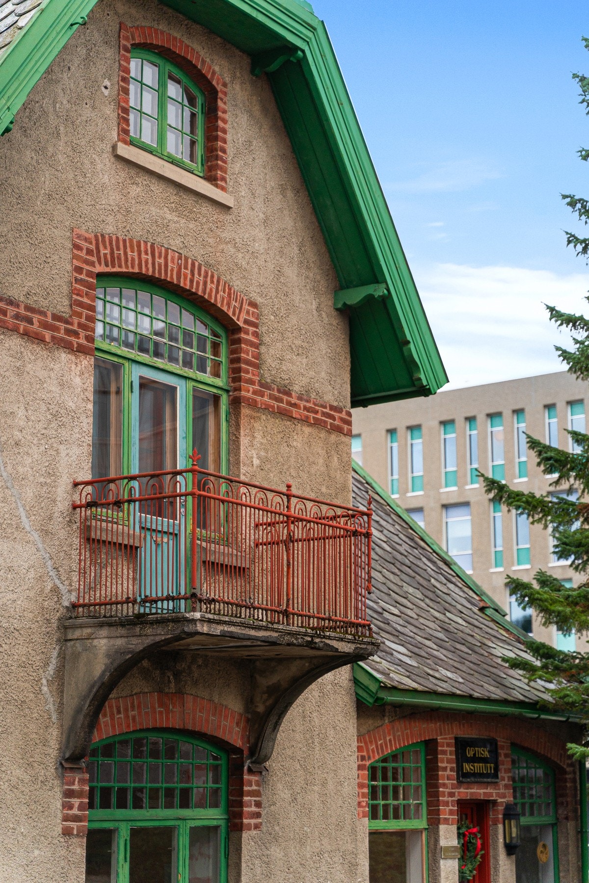 Balkong fra 2. etasje, Galleribilde