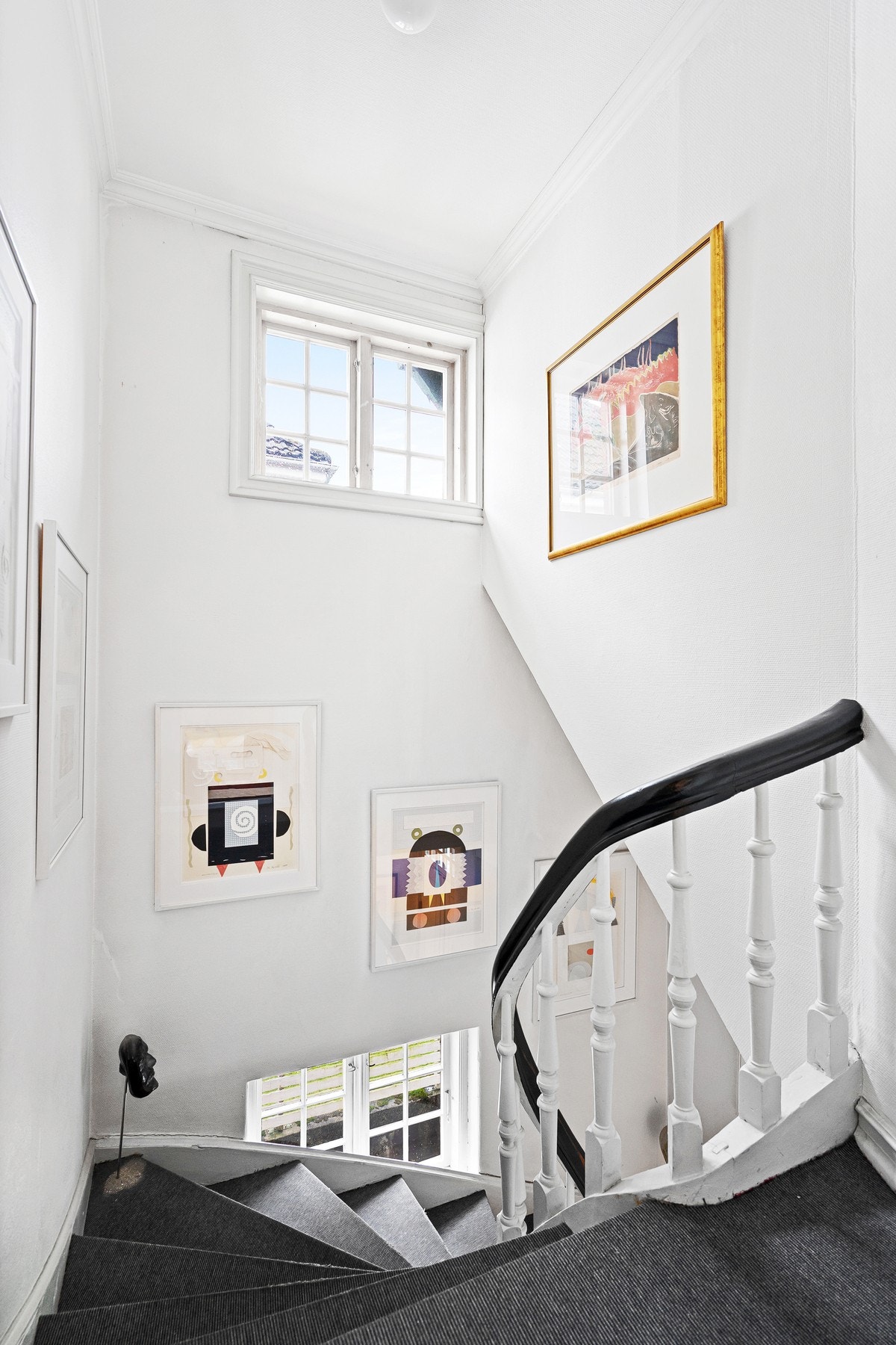 Trappen mellom 1. og 2. etasje. Galleribilde