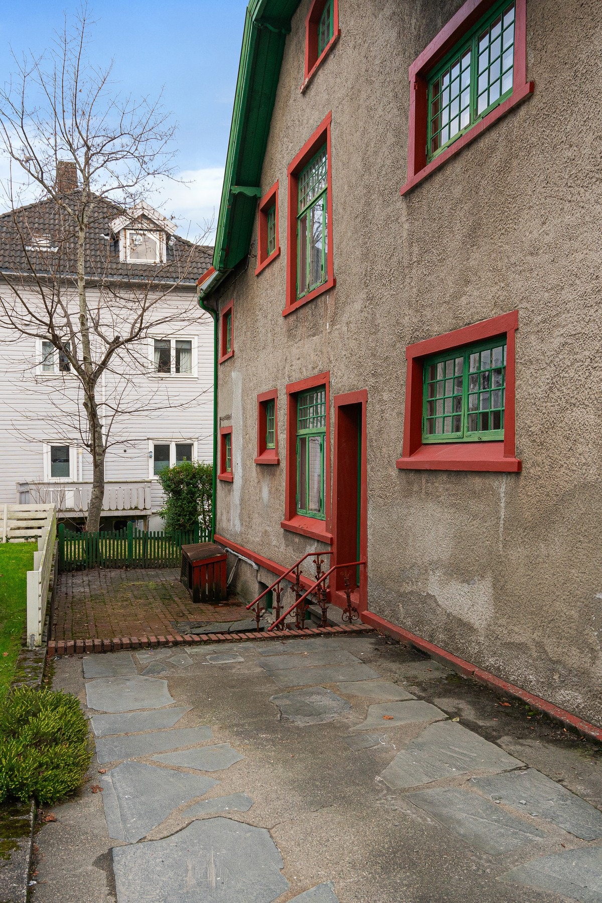 Egen parkeringsplass på eiendommen. Galleribilde