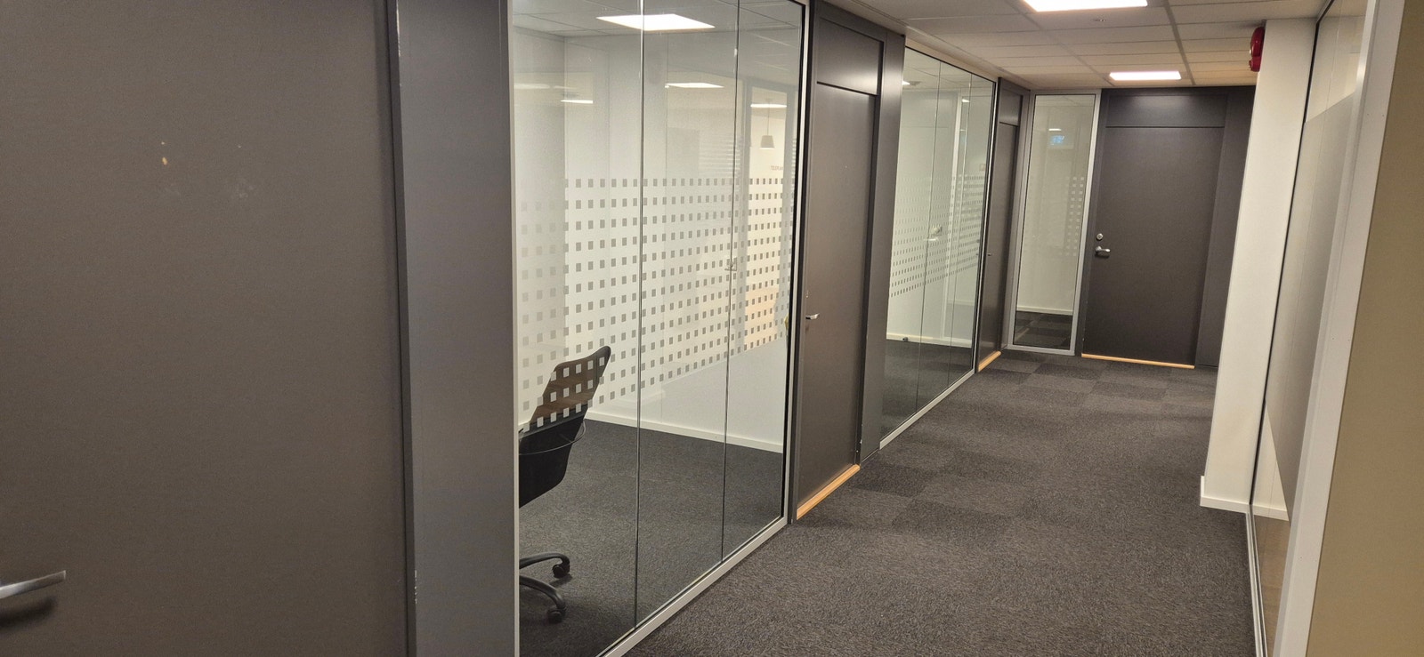 Korridor forran cellekontorer Galleribilde